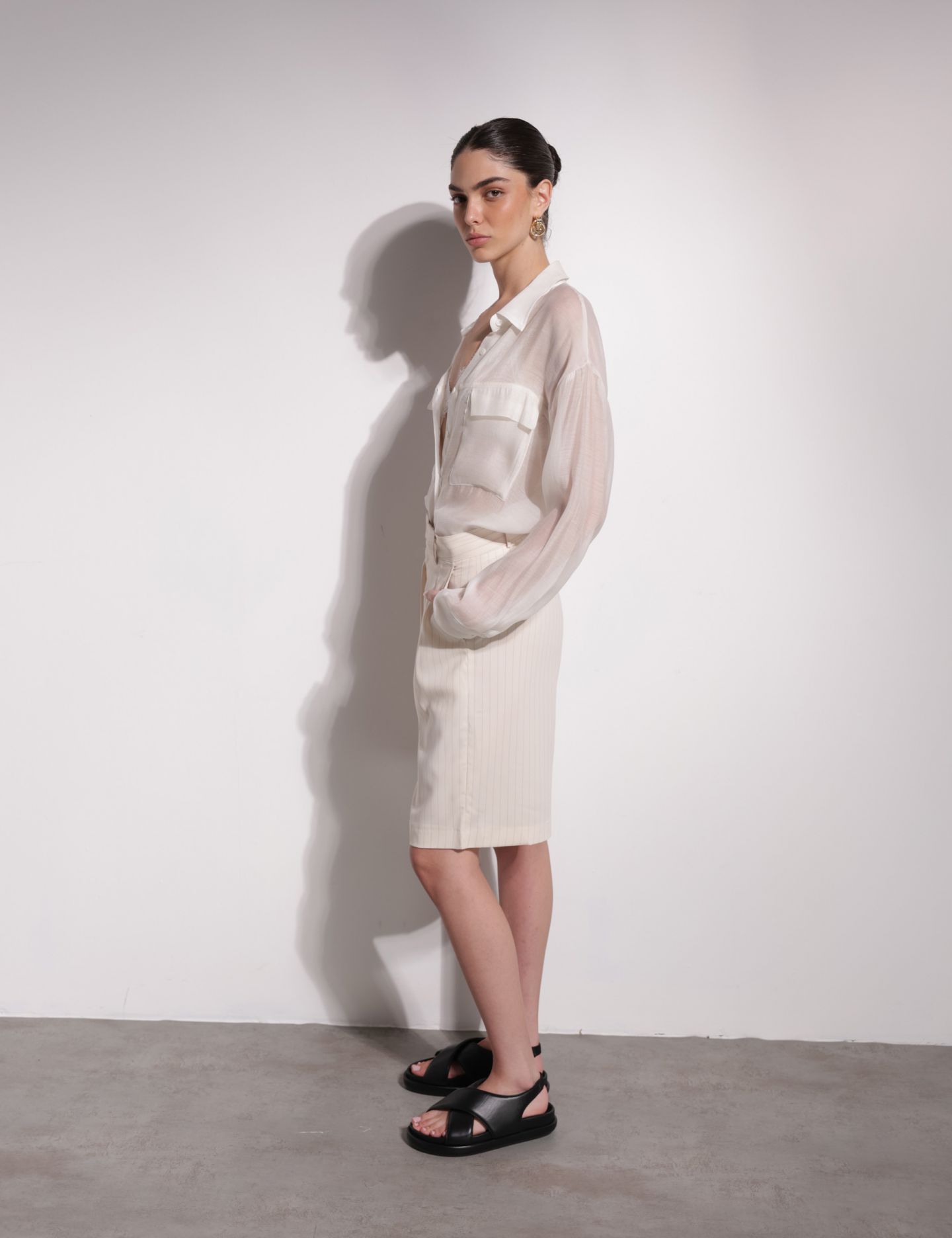 מכנסי ברמודה מחויטים - בגדים