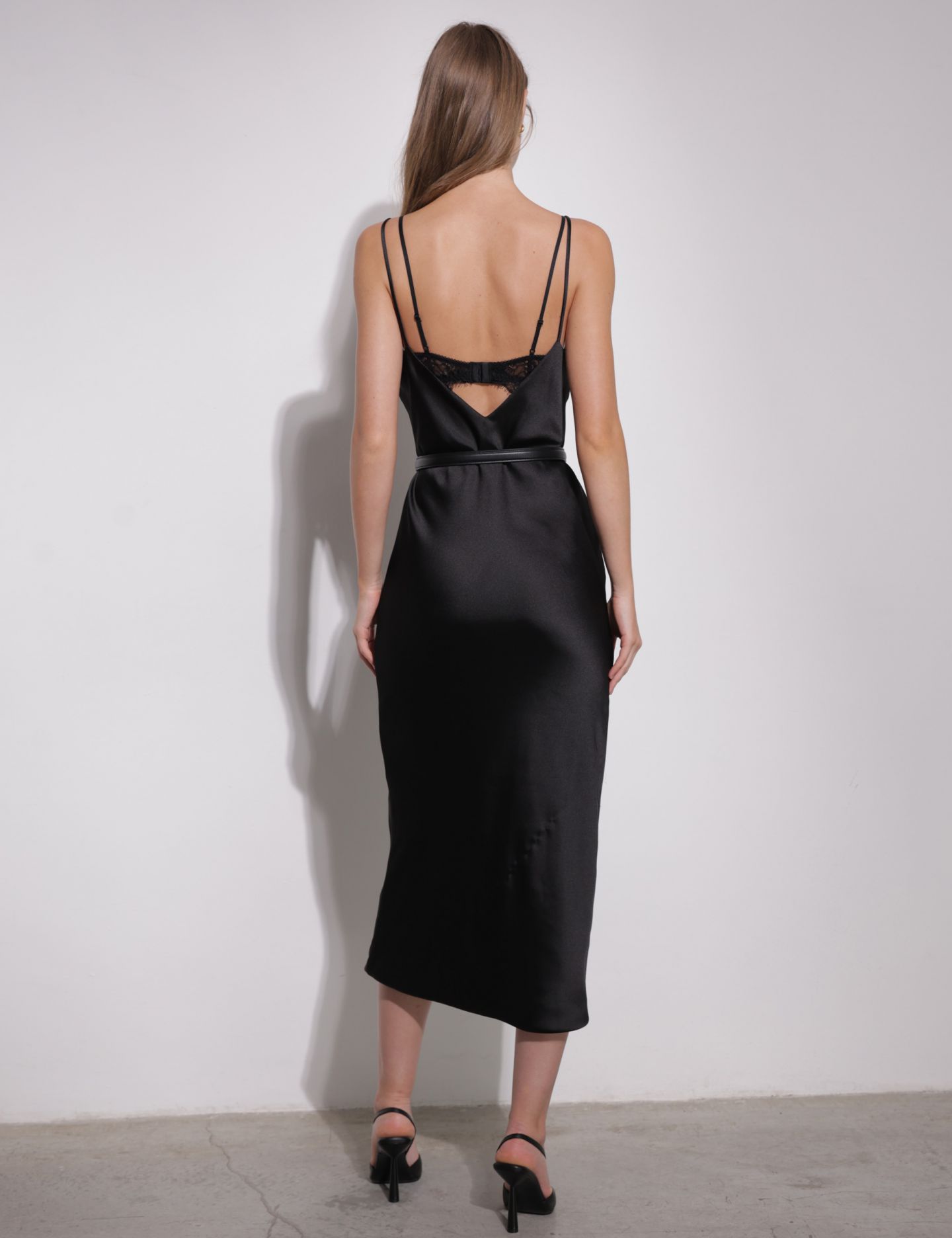 שמלת סליפ - בגדים