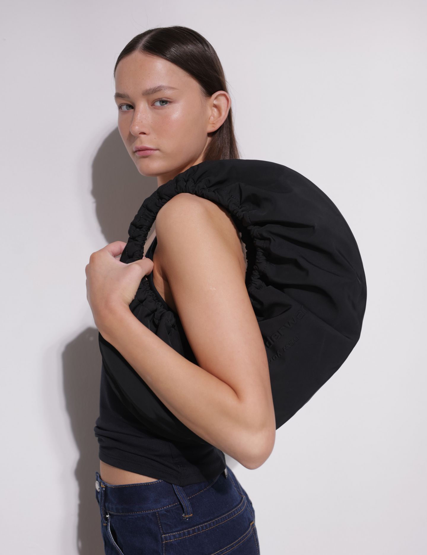 תיק צד עגול קרסנט - תיקים