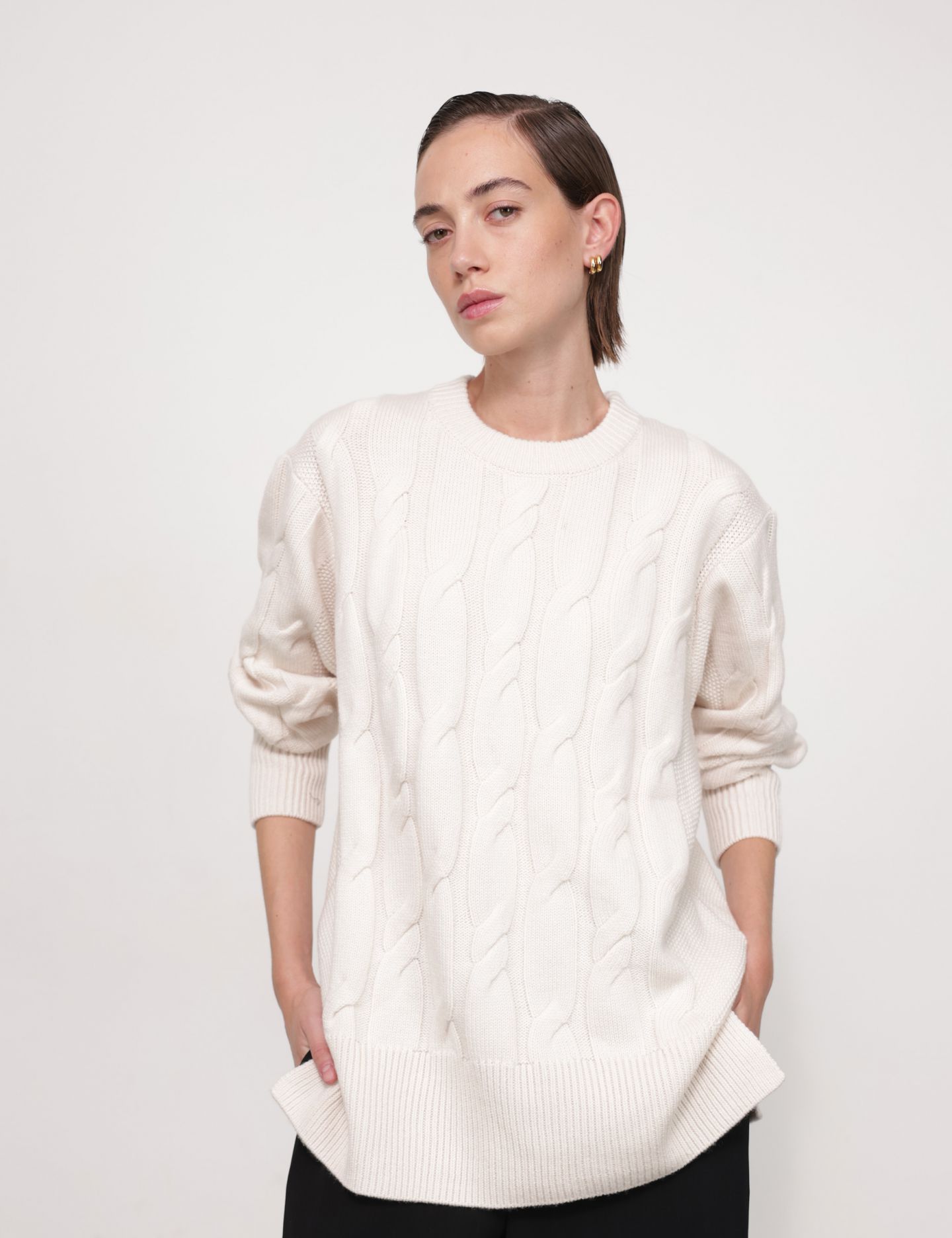 סריג אוברסייז צמות - בגדים