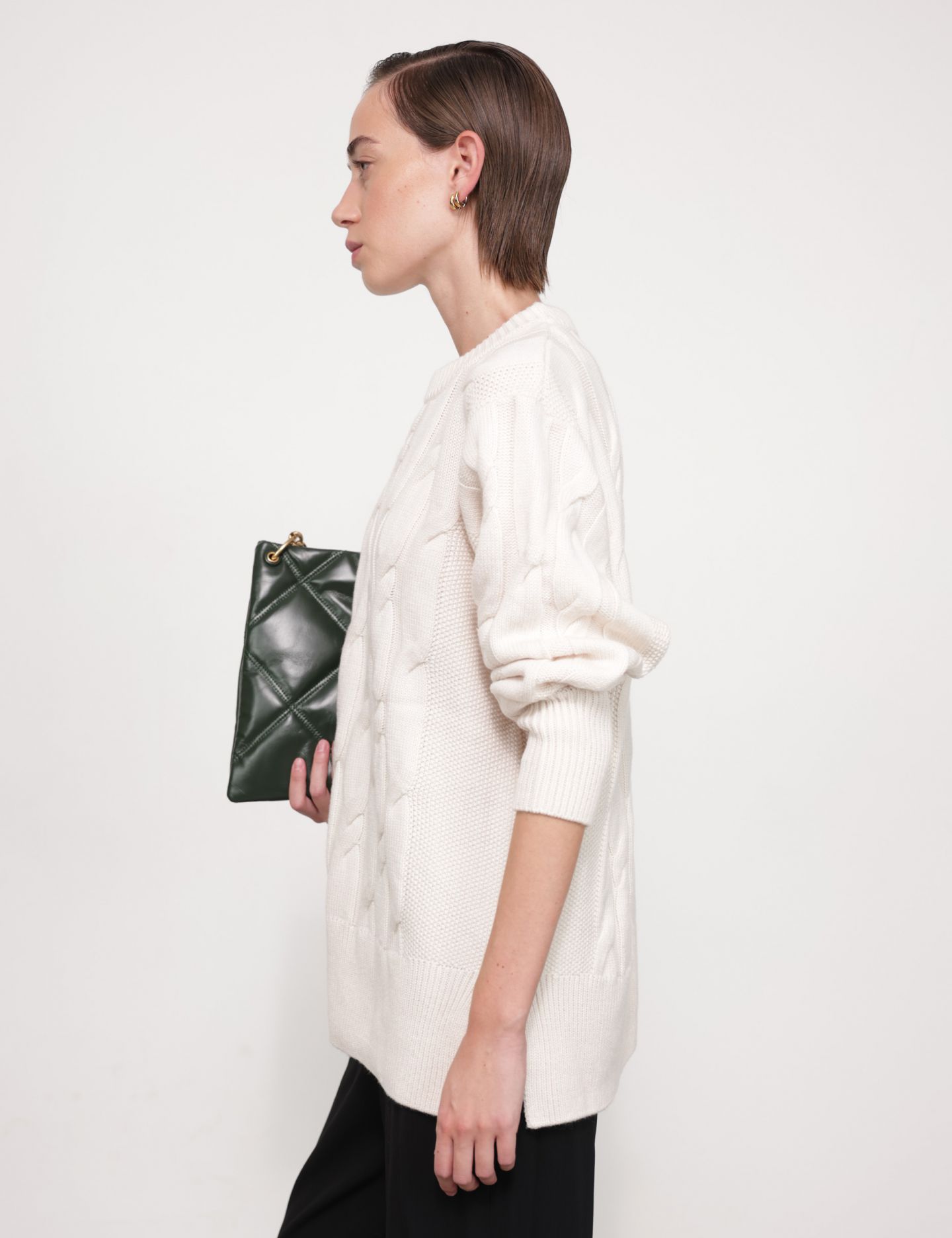 סריג אוברסייז צמות - בגדים