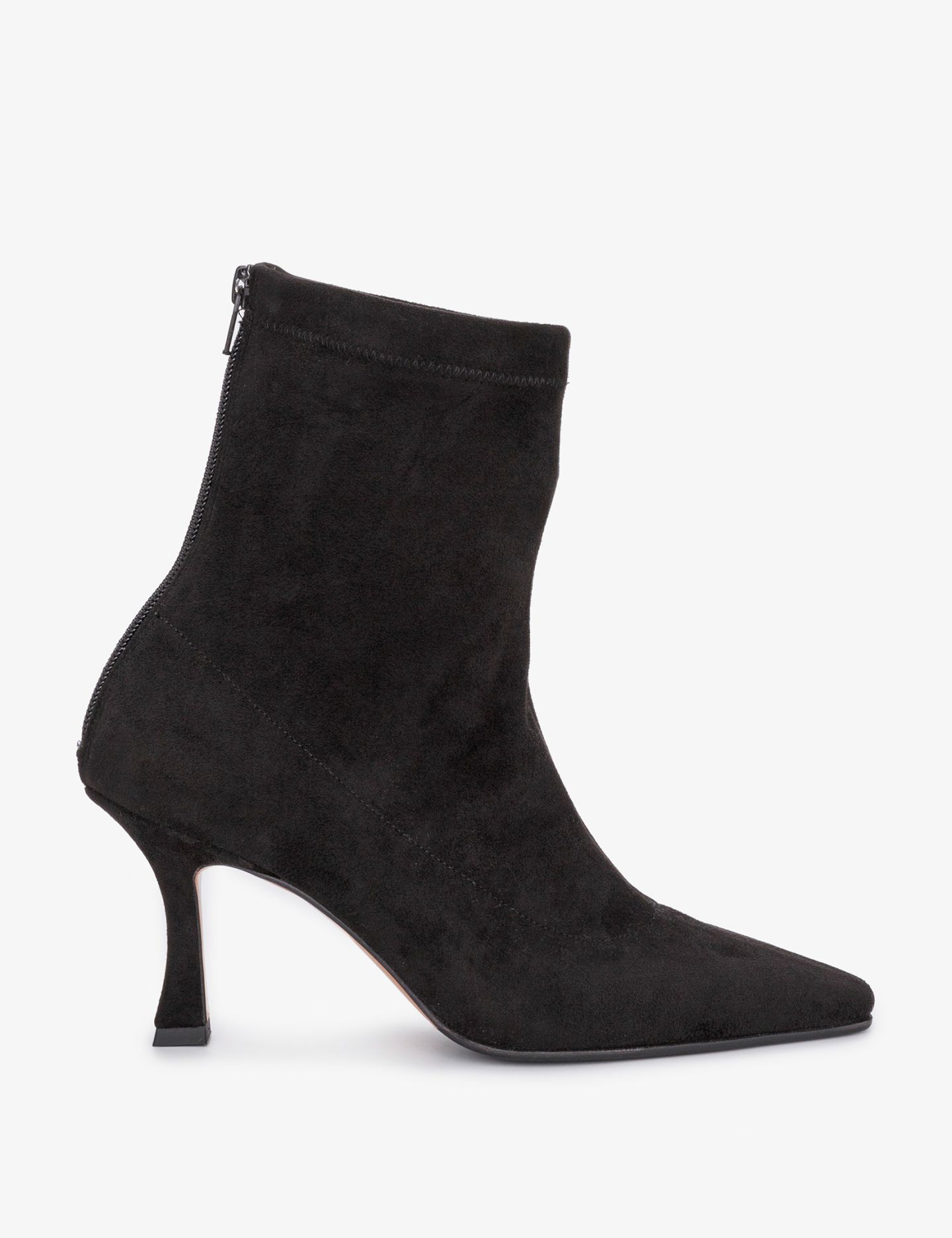 מגפוני זמש עקב - נעליים