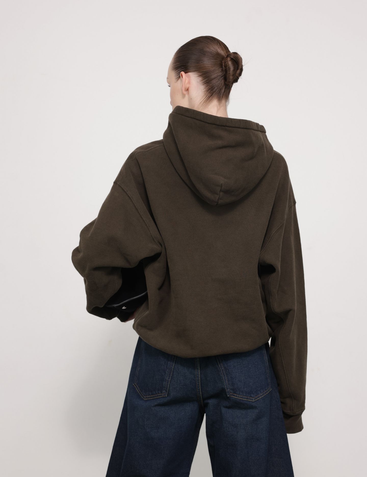 סווטשירט קפוצון - בגדים