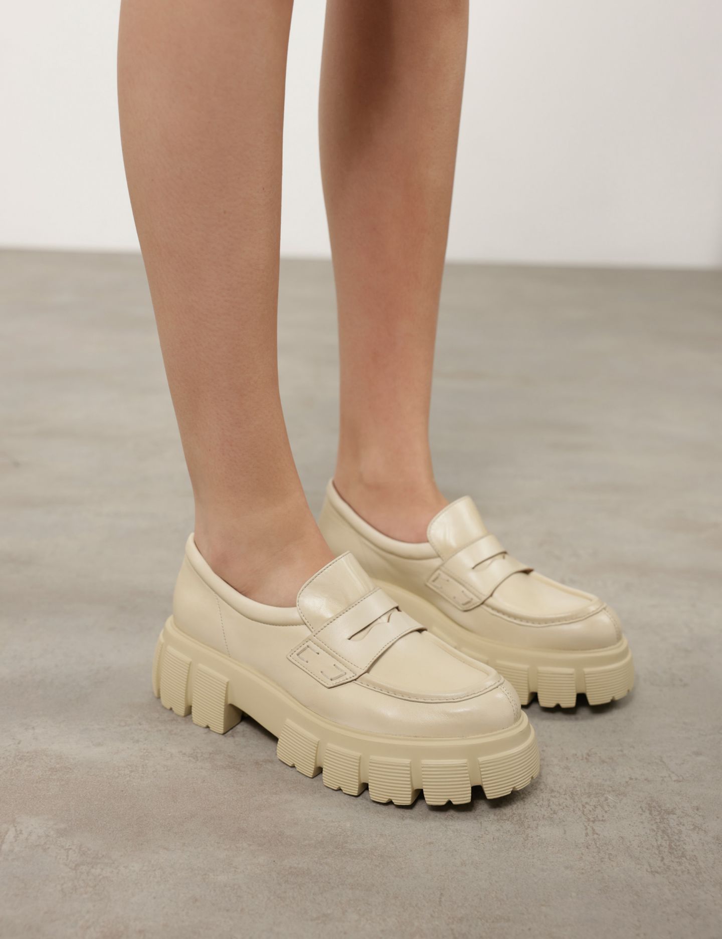 נעלי צ׳אנקי לואופרס - נעליים