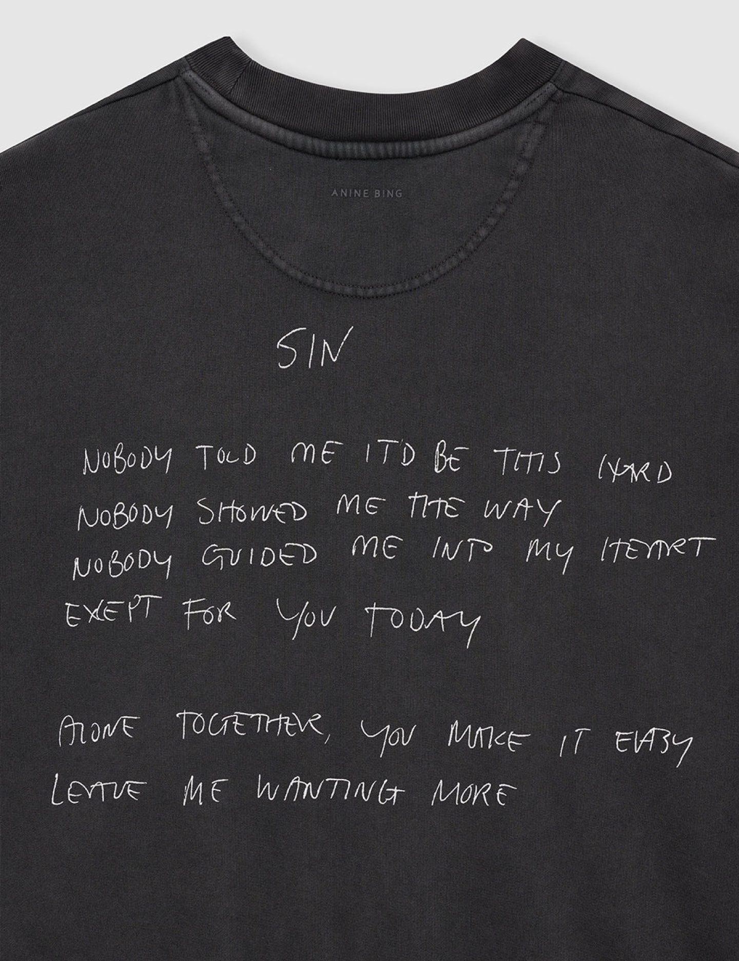 סווטשירט LYRICS - בגדים