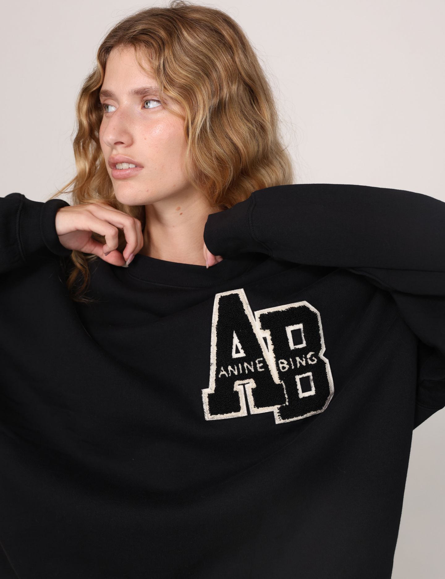 סווטשירט אוברסייז - בגדים