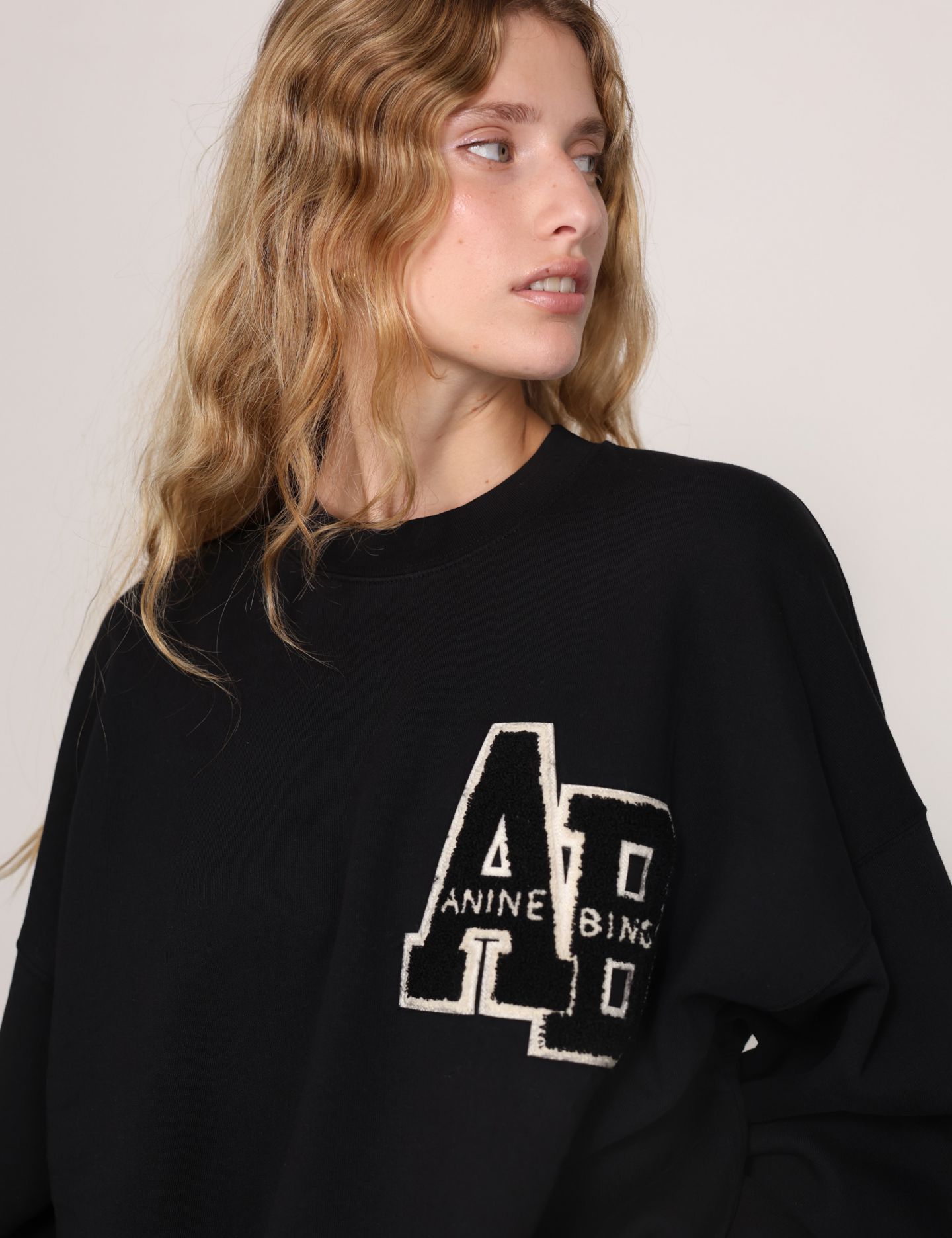 סווטשירט אוברסייז - בגדים