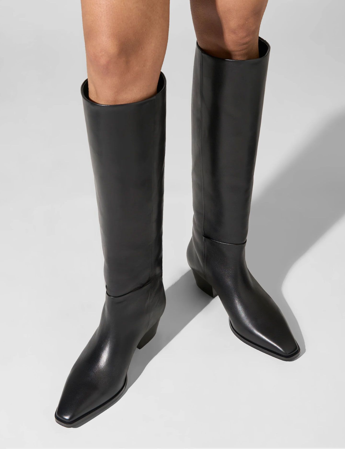 מגפוני ברך מעור - נעליים