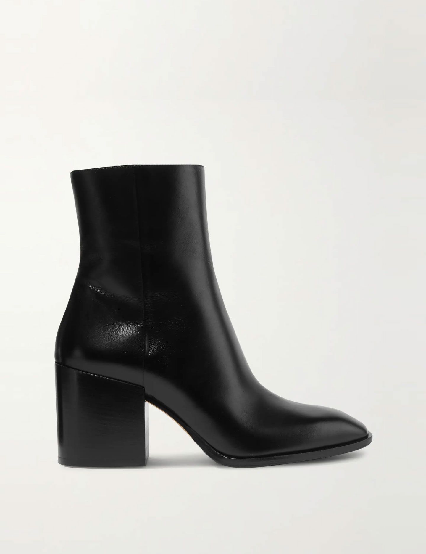 מגפוני עקב מעור - נעליים