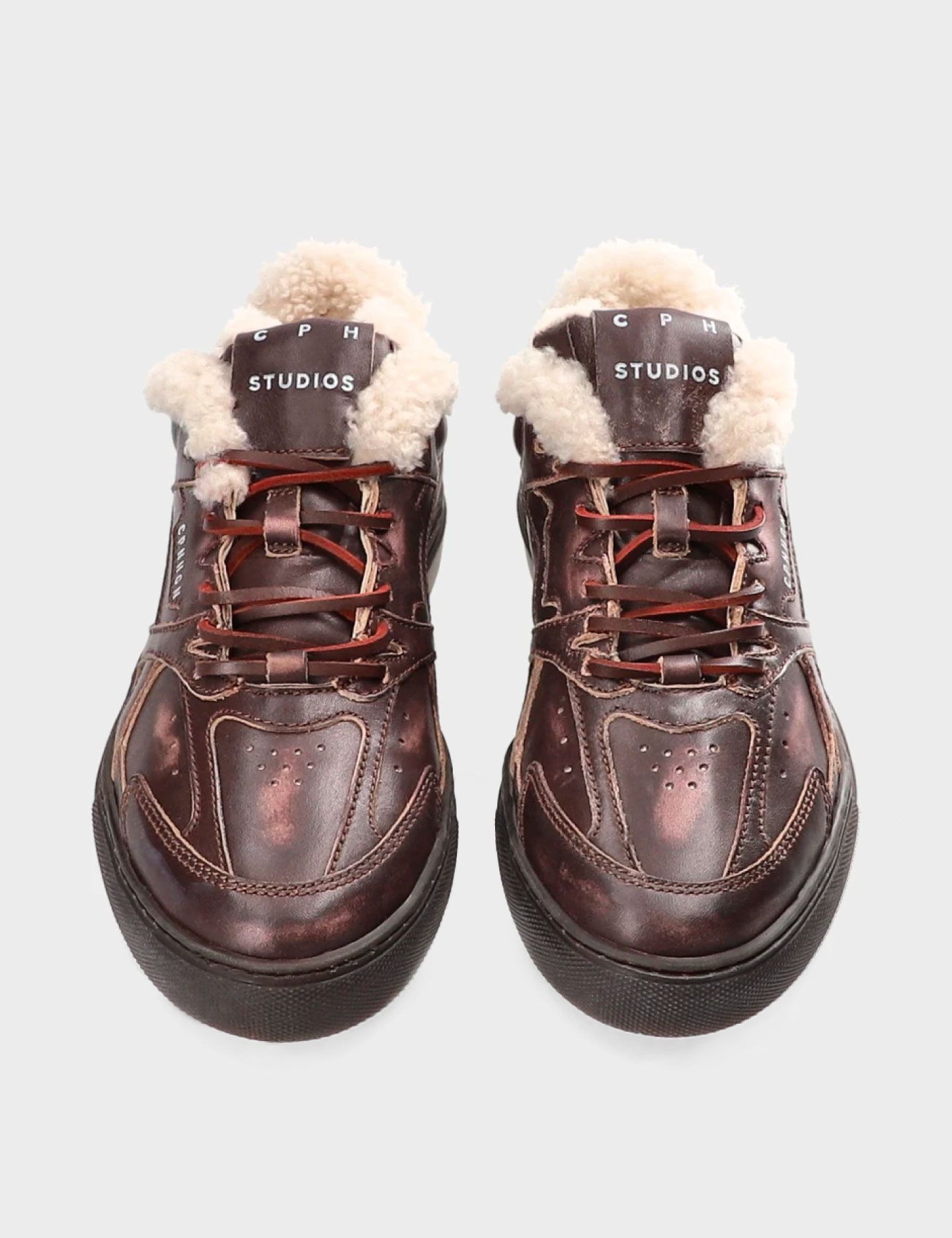 סניקרס מעור ופרווה - נעליים