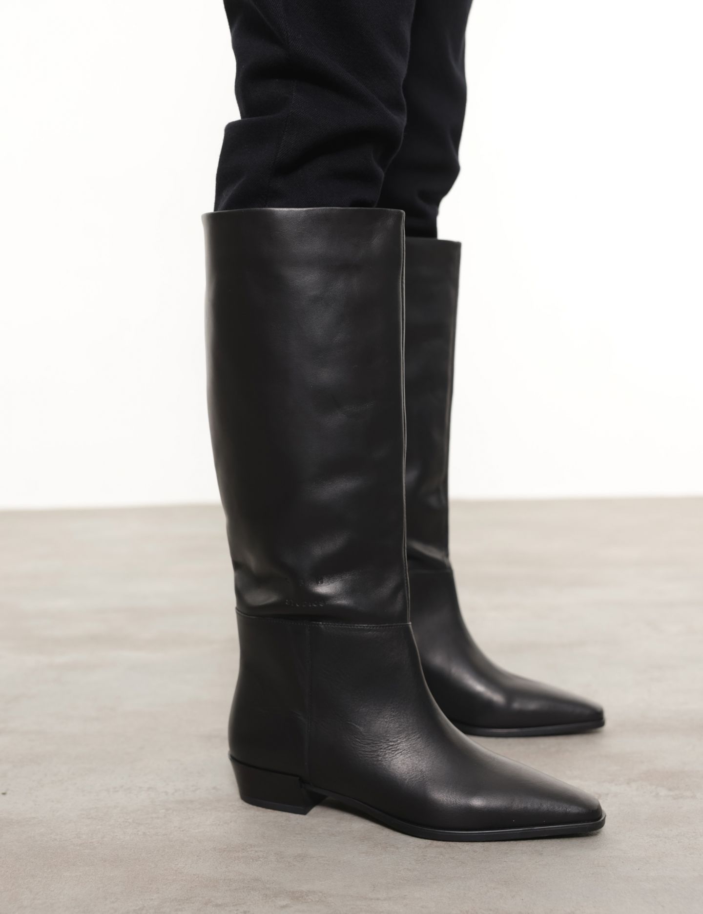 מגפי ברך - נעליים