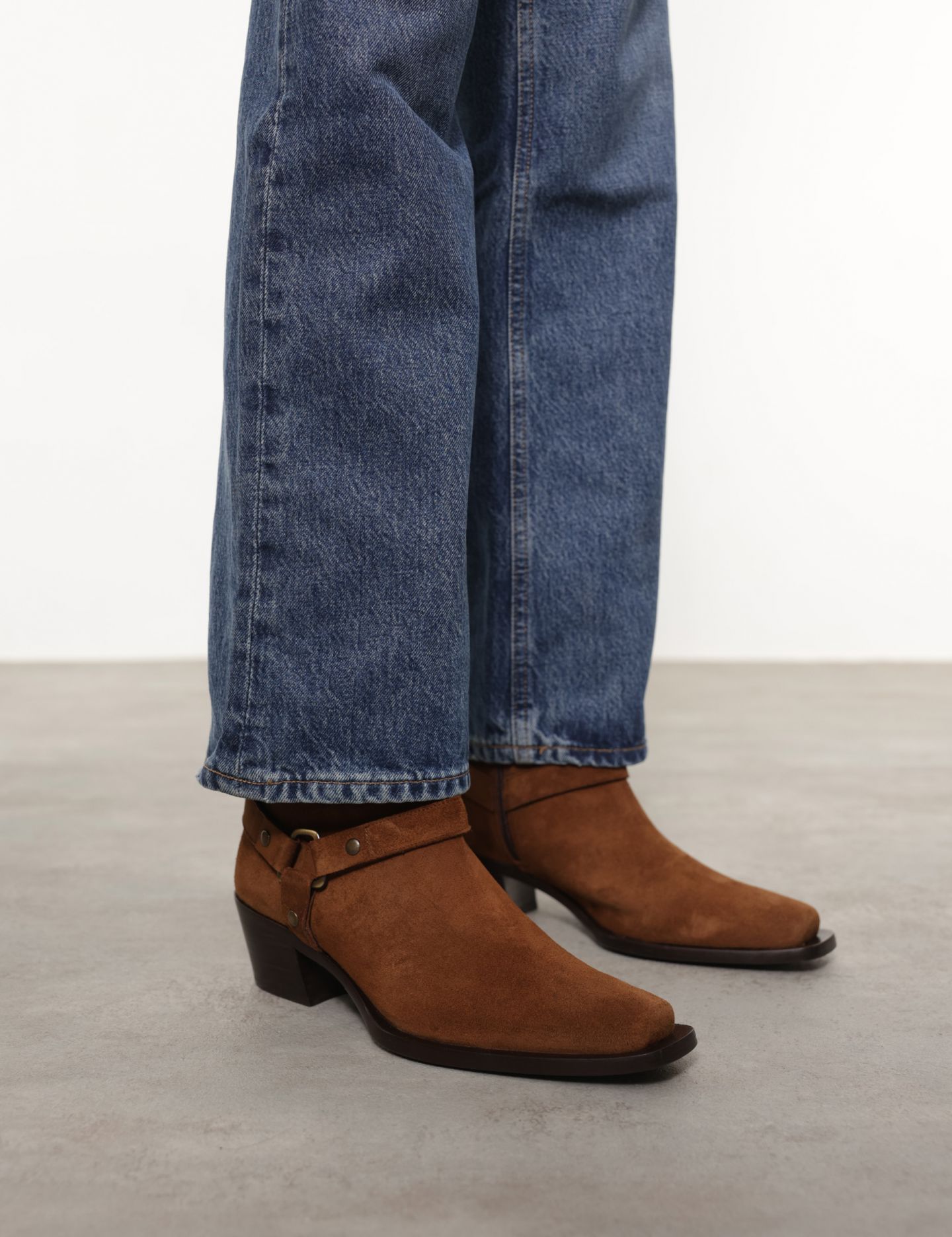 מגפוני בוקרים - נעליים