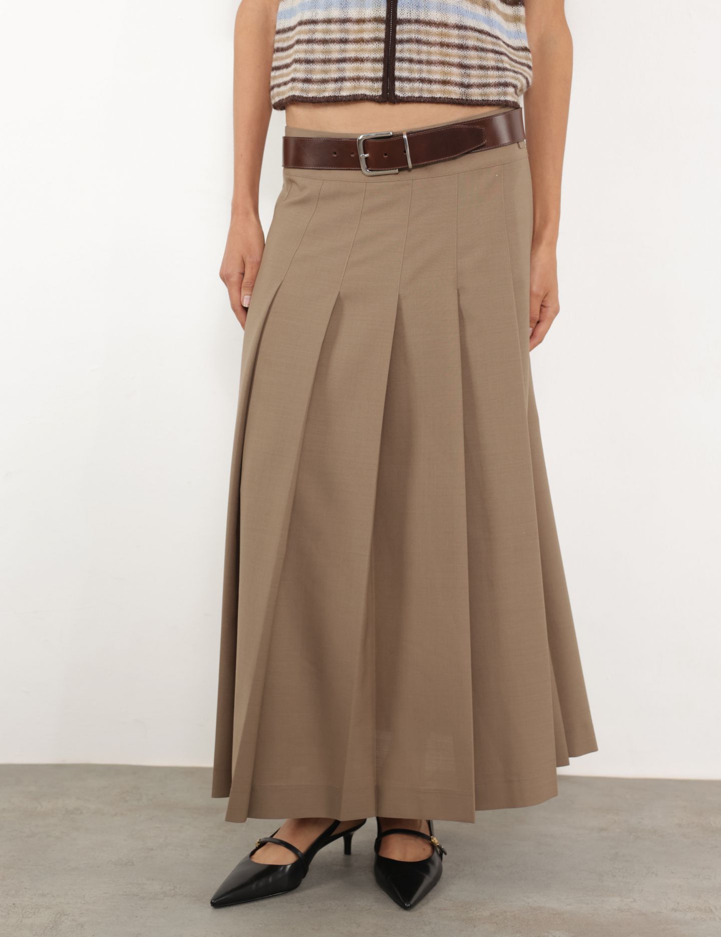 חצאית פליסה - בגדים