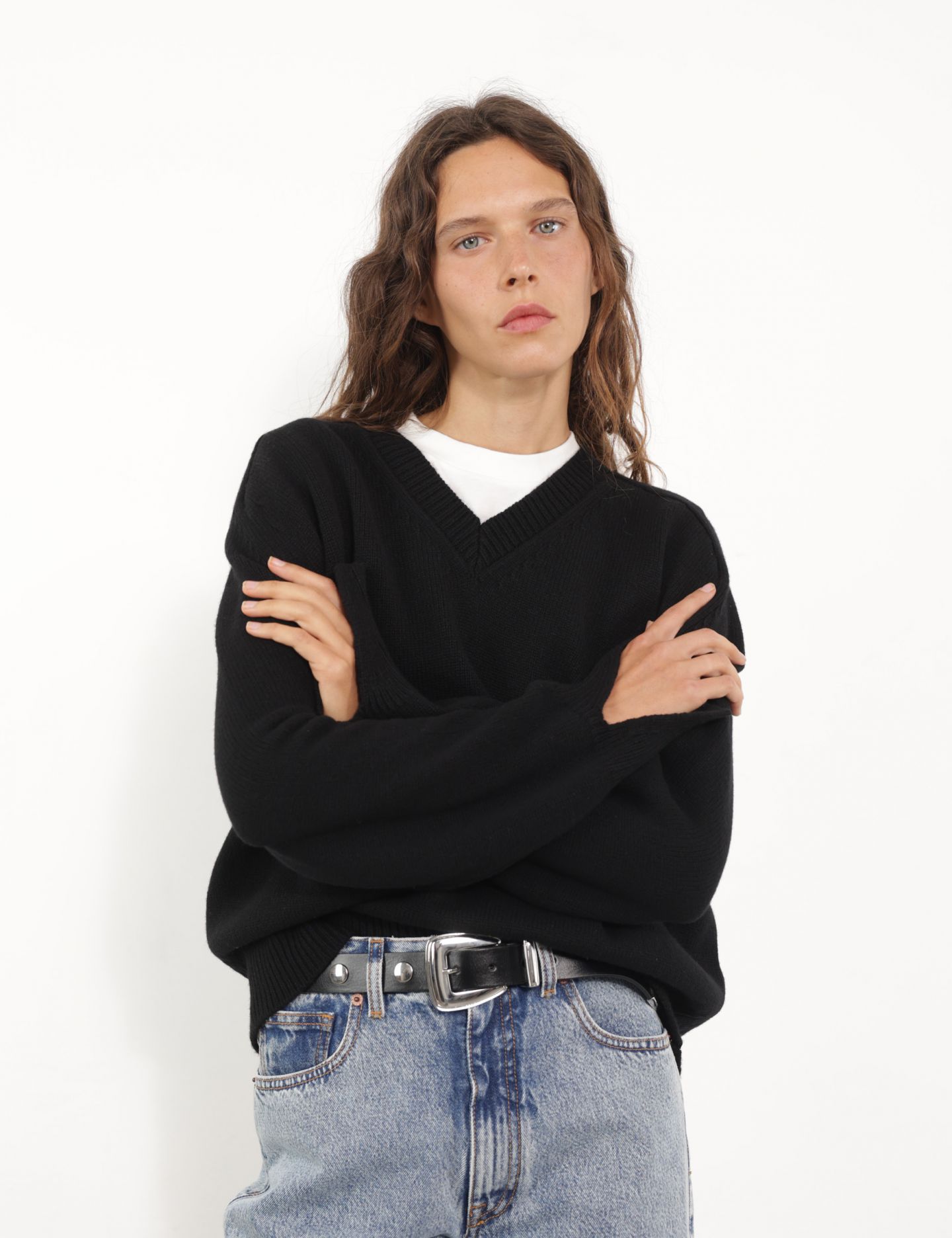 סריג מפתח וי - בגדים