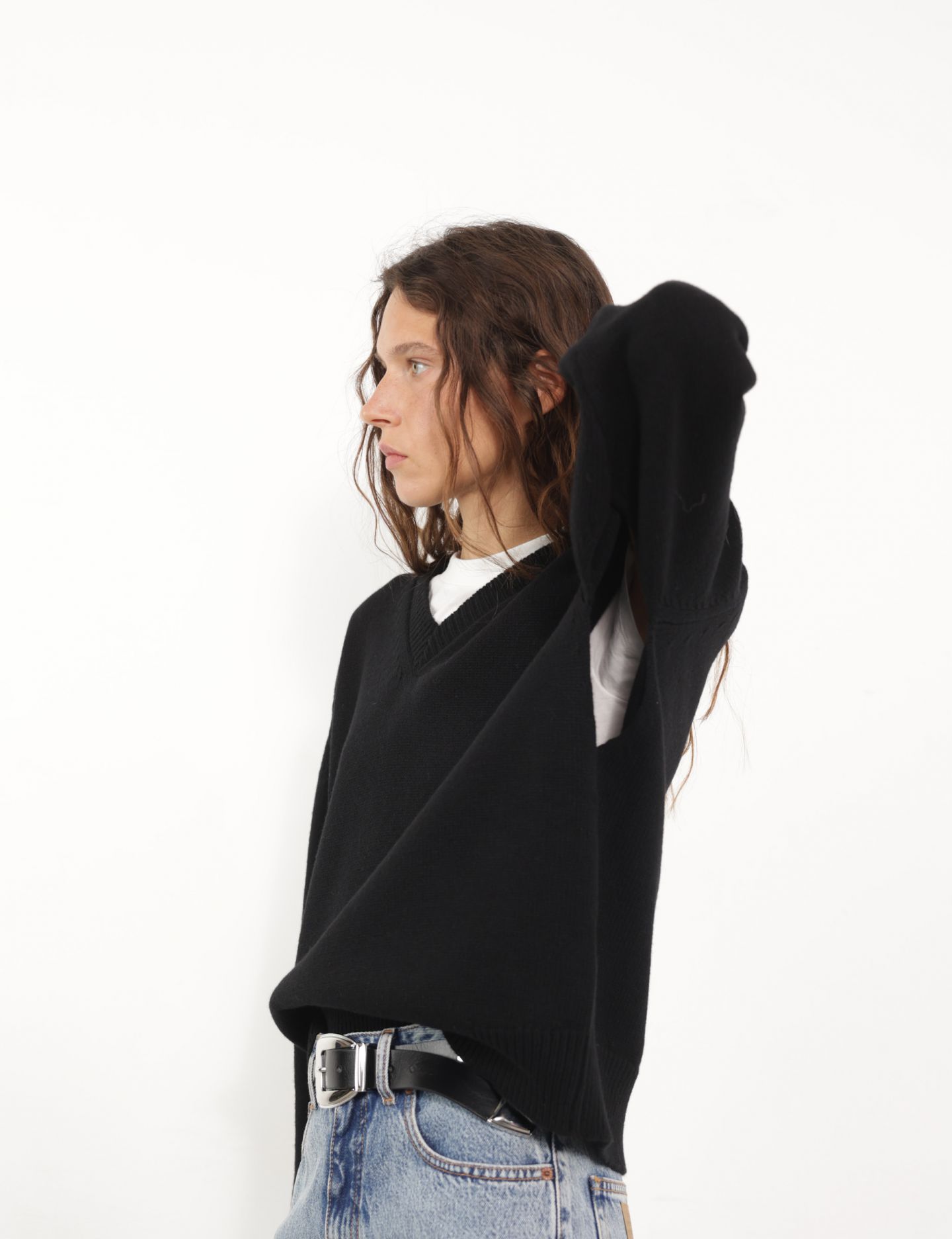 סריג מפתח וי - בגדים