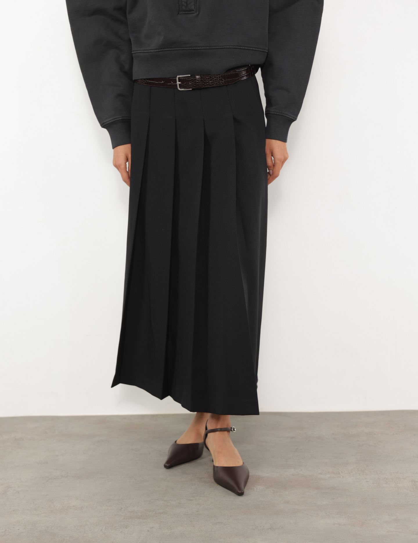 חצאית פליסה - בגדים