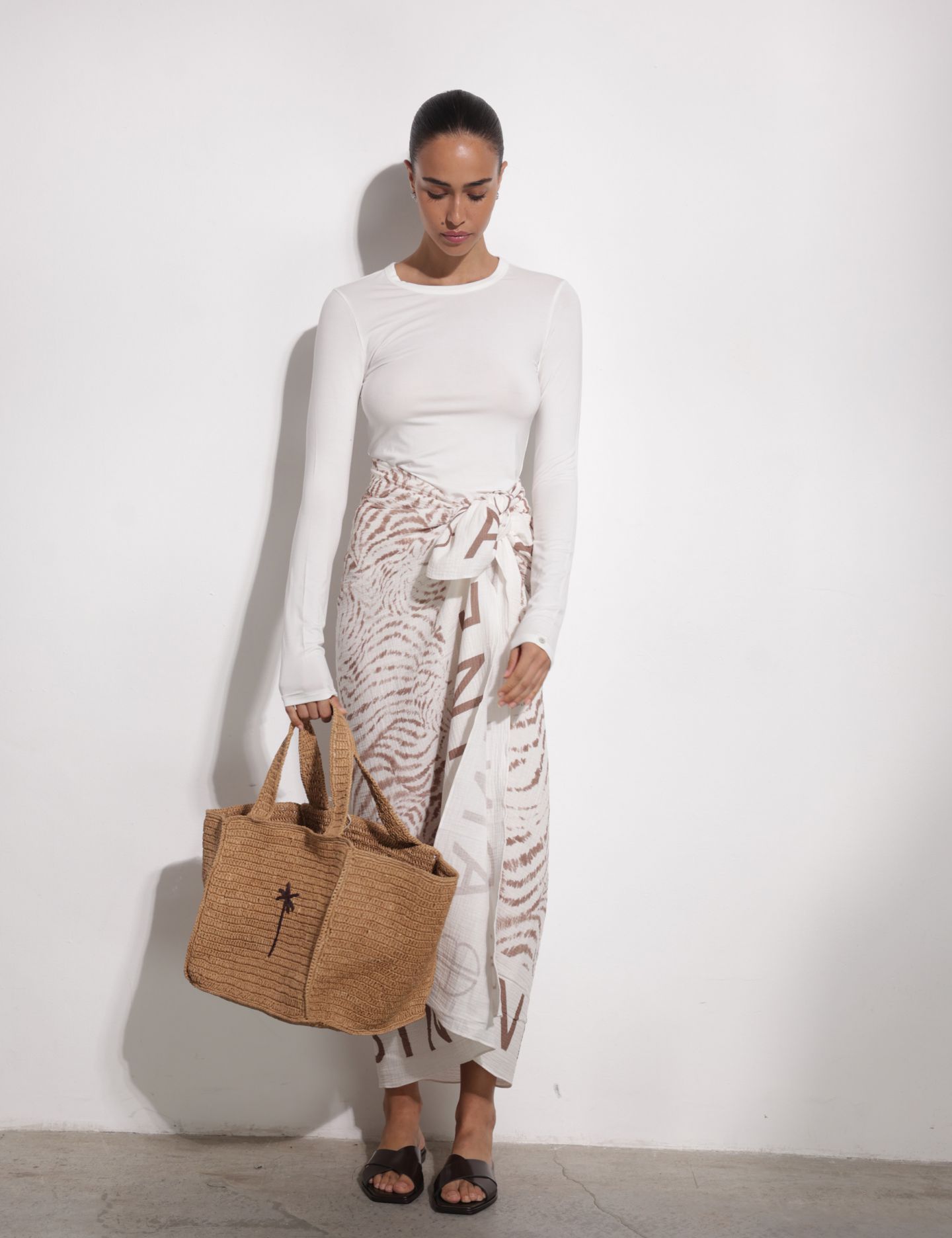 חולצת טי ארוכה לוקה - בגדים