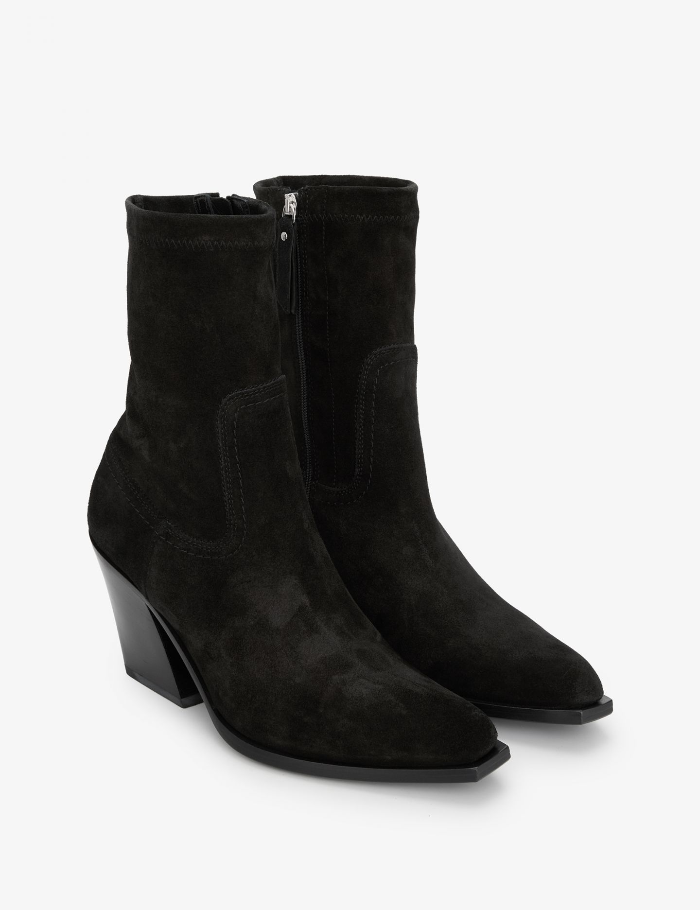 מגפוני זמש - נעליים