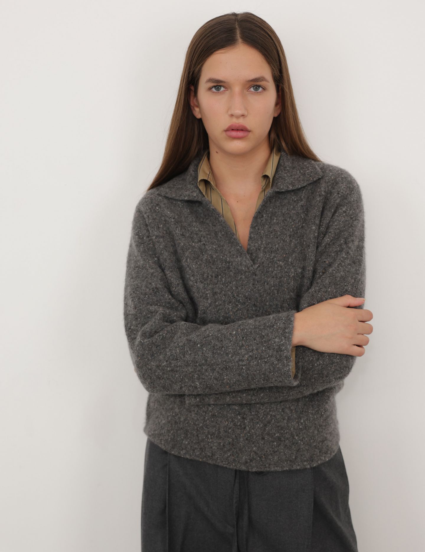 סריג קשמיר מפתח וי - בגדים