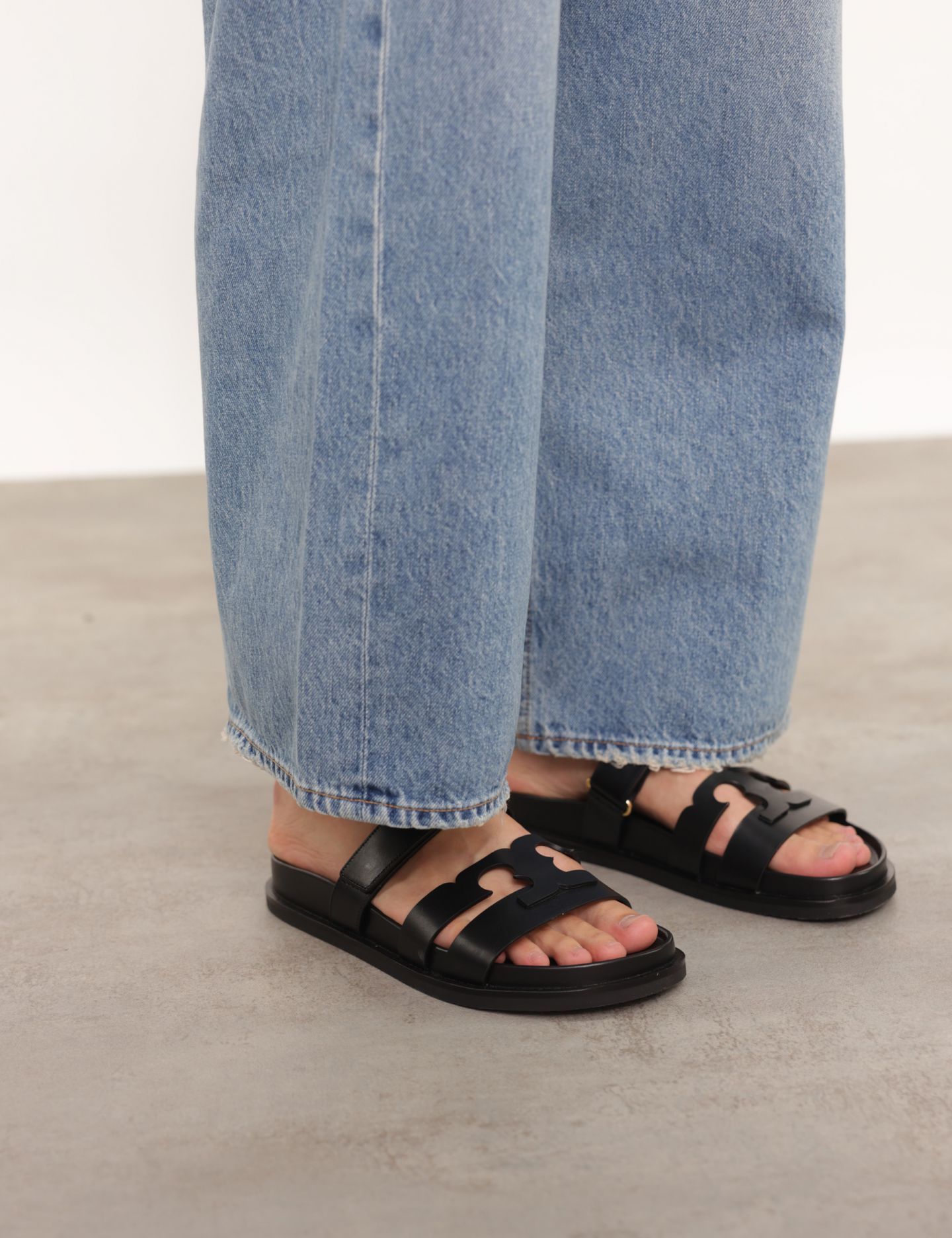 סנדלי עור INES - נעליים