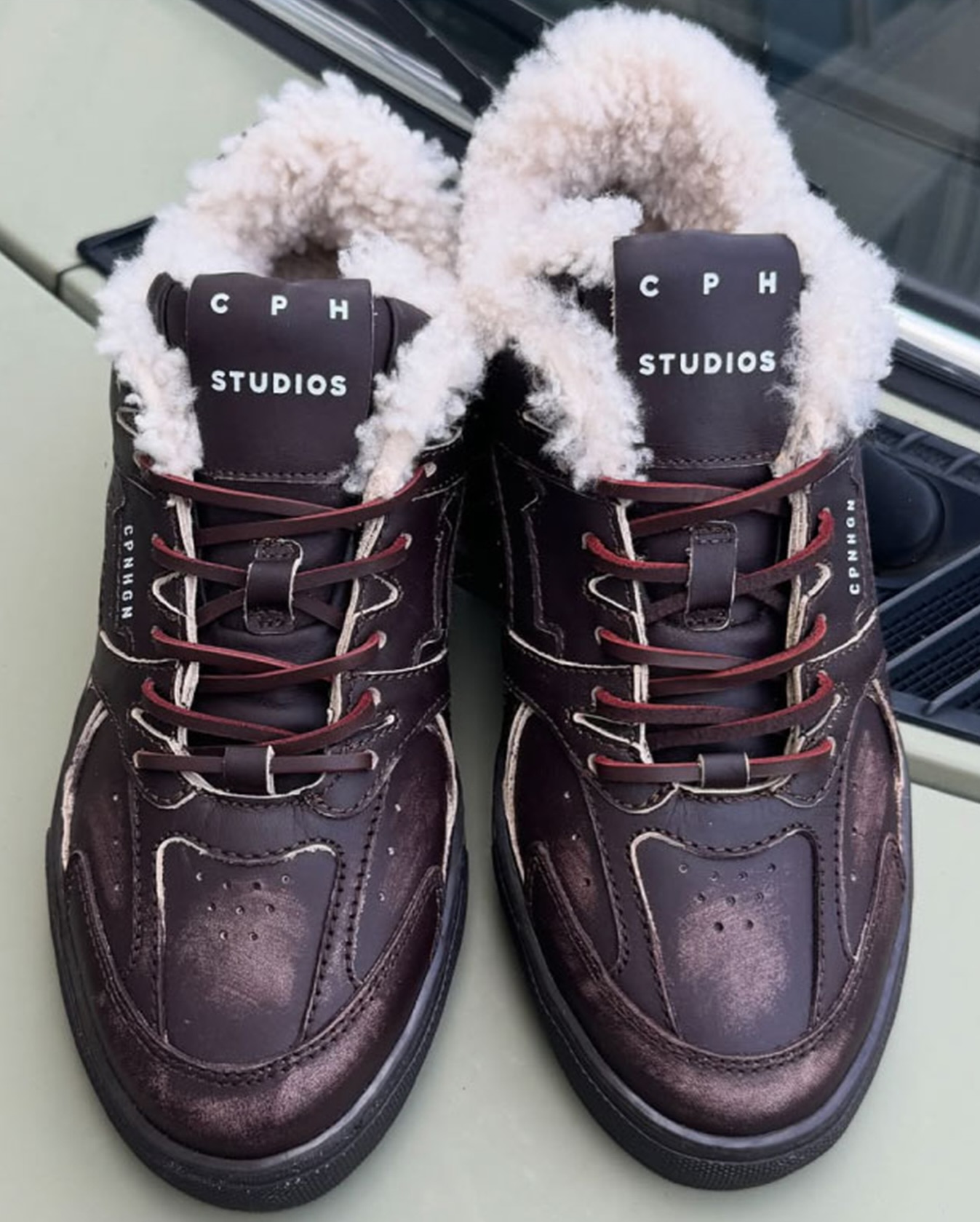 Cozy mood = on 

Sneakers of the season